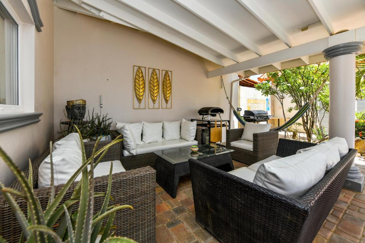 Villa Swiss Paradise With Private Pool 팜비치 외부 사진