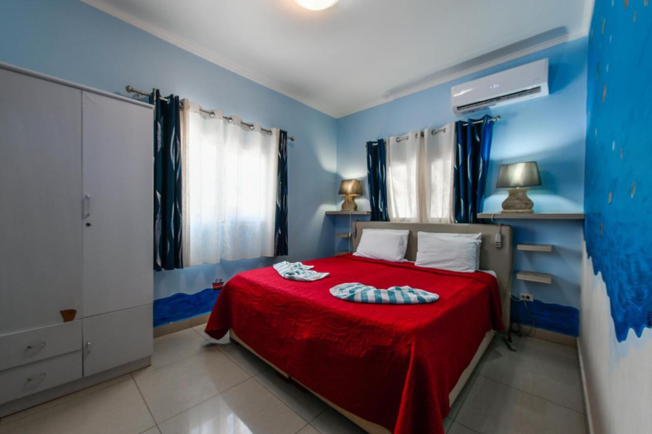 Villa Swiss Paradise With Private Pool 팜비치 외부 사진