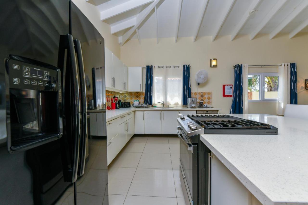 Villa Swiss Paradise With Private Pool 팜비치 외부 사진