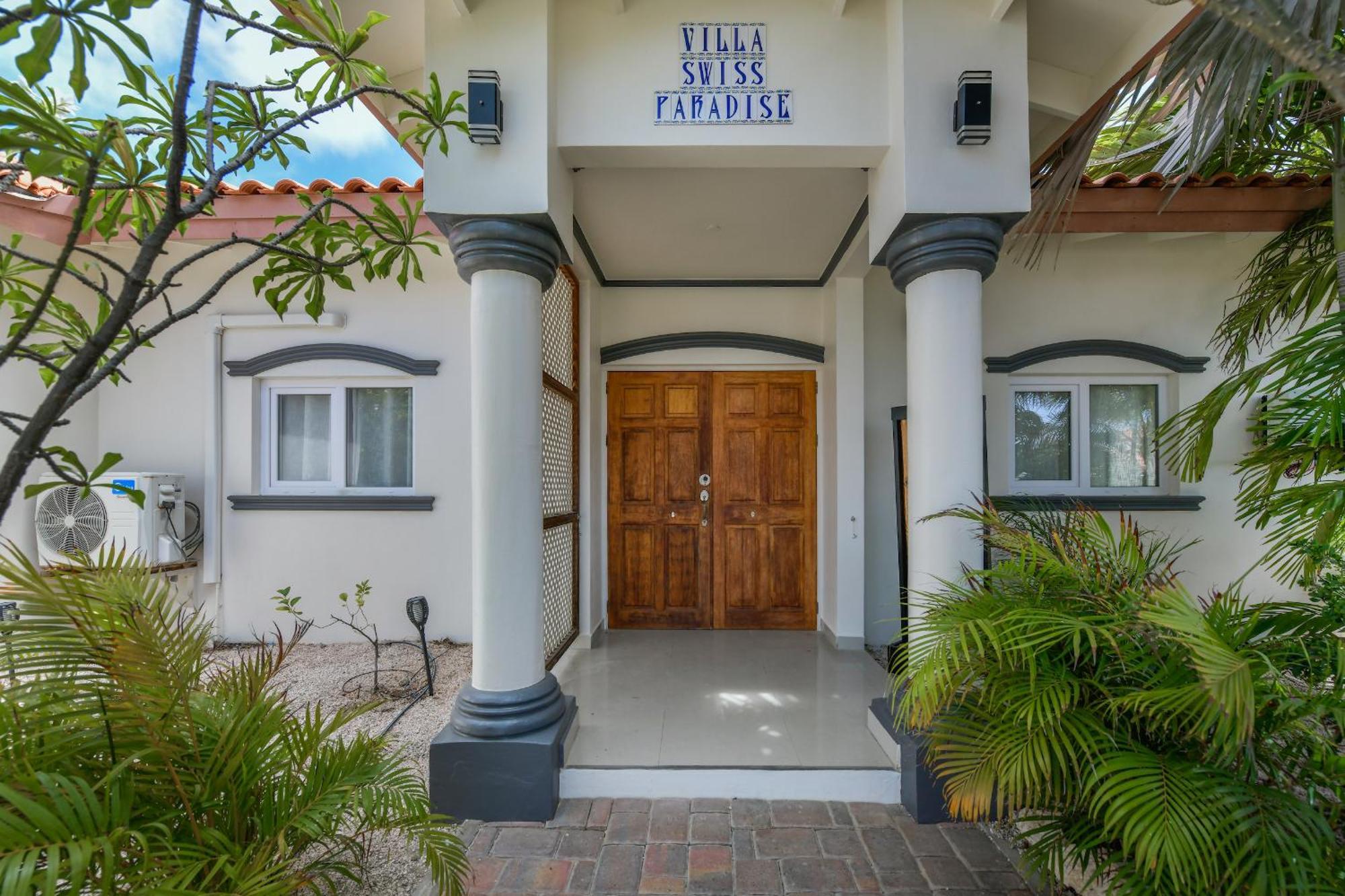 Villa Swiss Paradise With Private Pool 팜비치 외부 사진