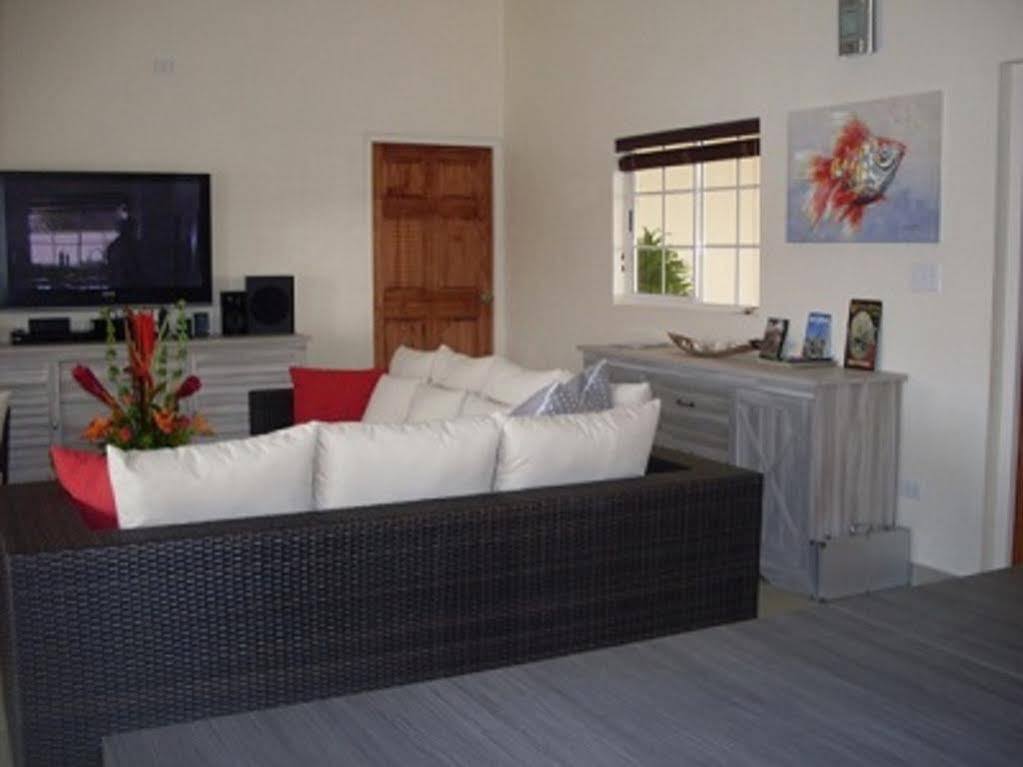 Villa Swiss Paradise With Private Pool 팜비치 외부 사진